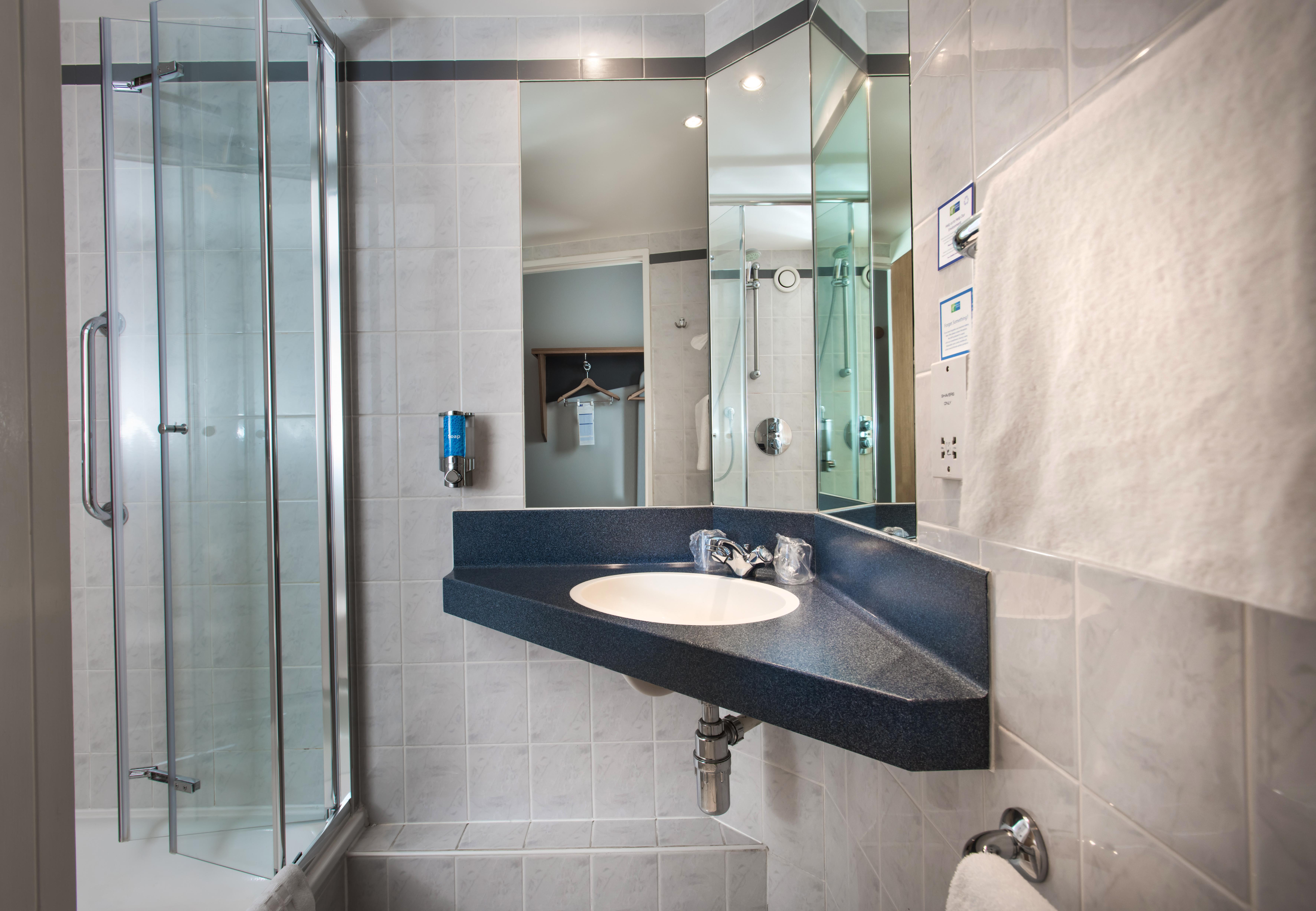 Holiday Inn Express - Glasgow - City Ctr Riverside By Ihg Exterior foto