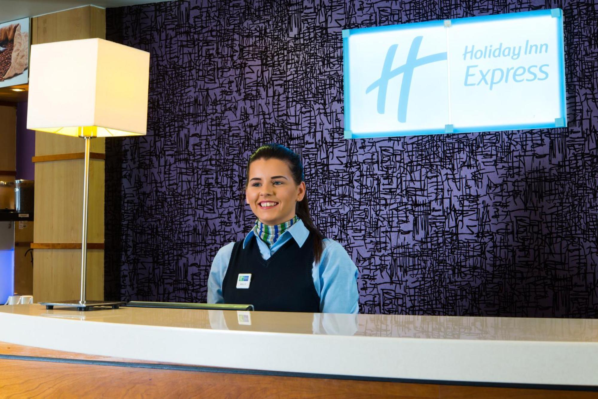 Holiday Inn Express - Glasgow - City Ctr Riverside By Ihg Exterior foto