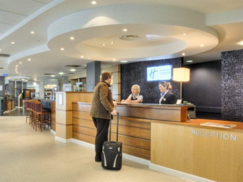 Holiday Inn Express - Glasgow - City Ctr Riverside By Ihg Exterior foto