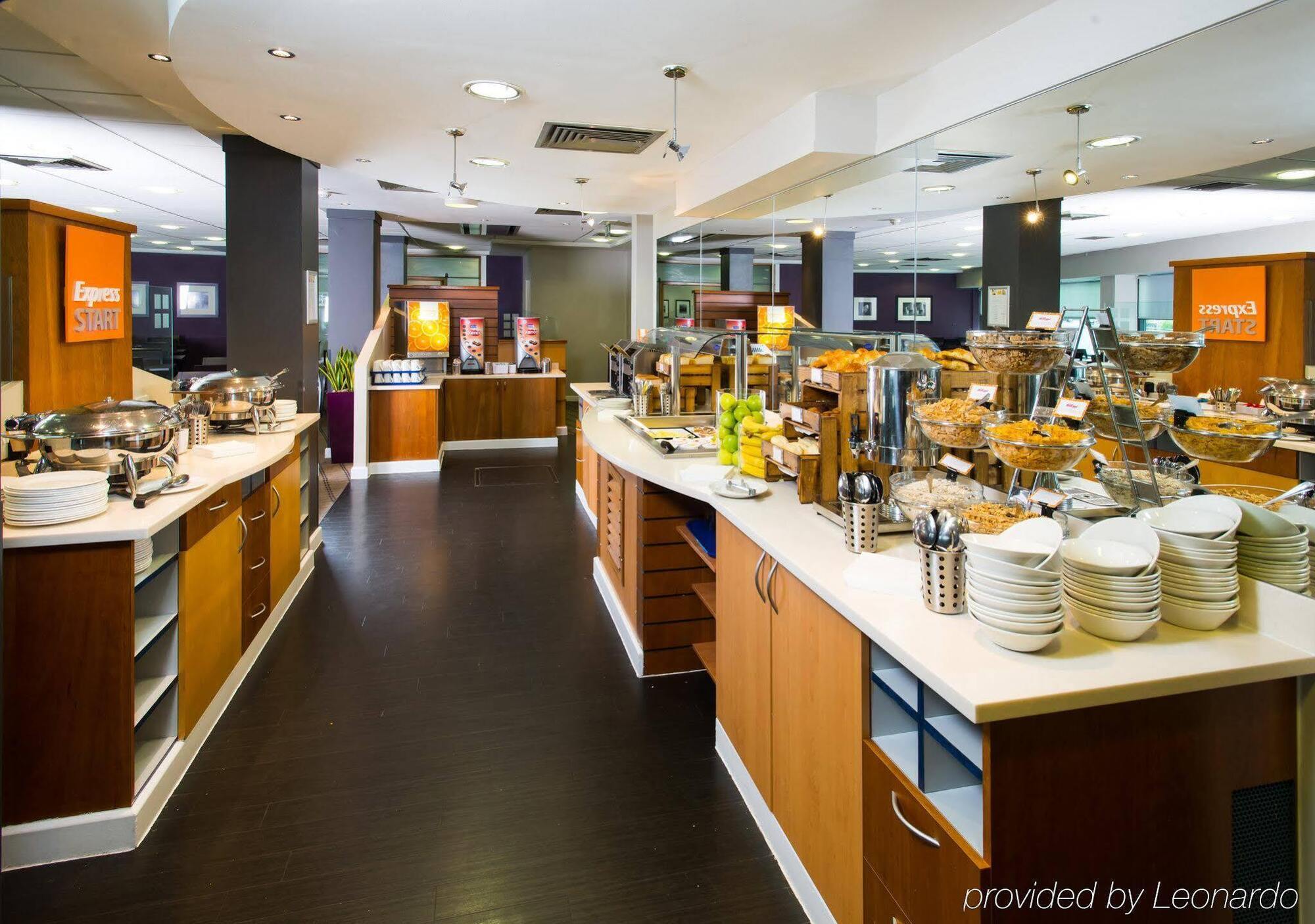 Holiday Inn Express - Glasgow - City Ctr Riverside By Ihg Exterior foto